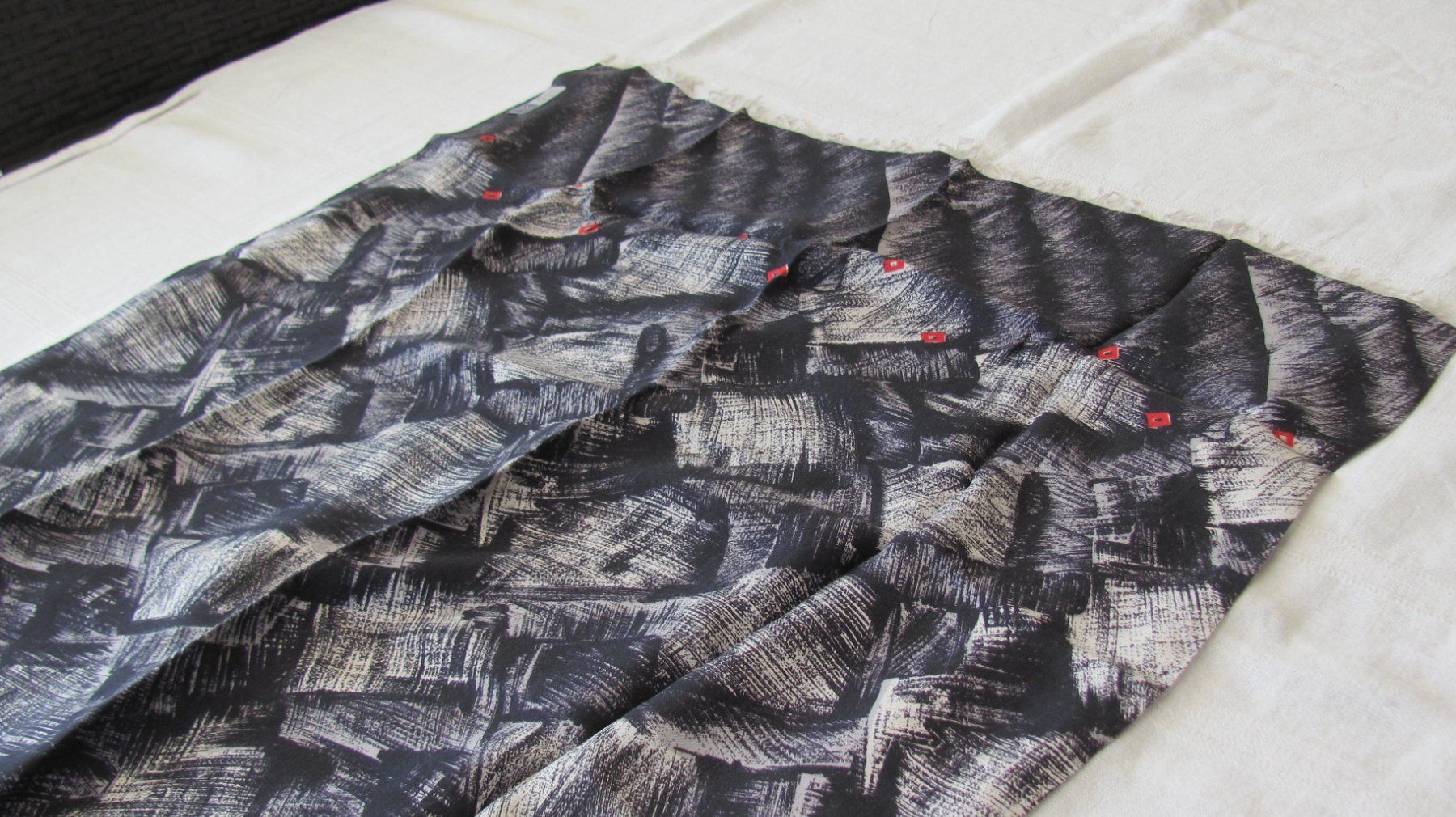 Foulard & Sciarpe: Echarpe en soie naturelle – Usato da Vétroz venduto da magnolia5 2