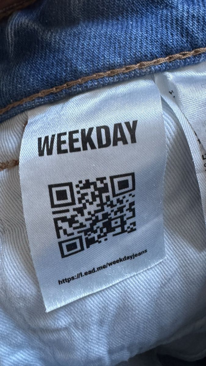 Weekday Jeans: Weekday Rowe Extra High Straight Jeans Gr. 25/30 – Nuovo e nell'imballaggio originale da Zürich venduto da Aya03 4