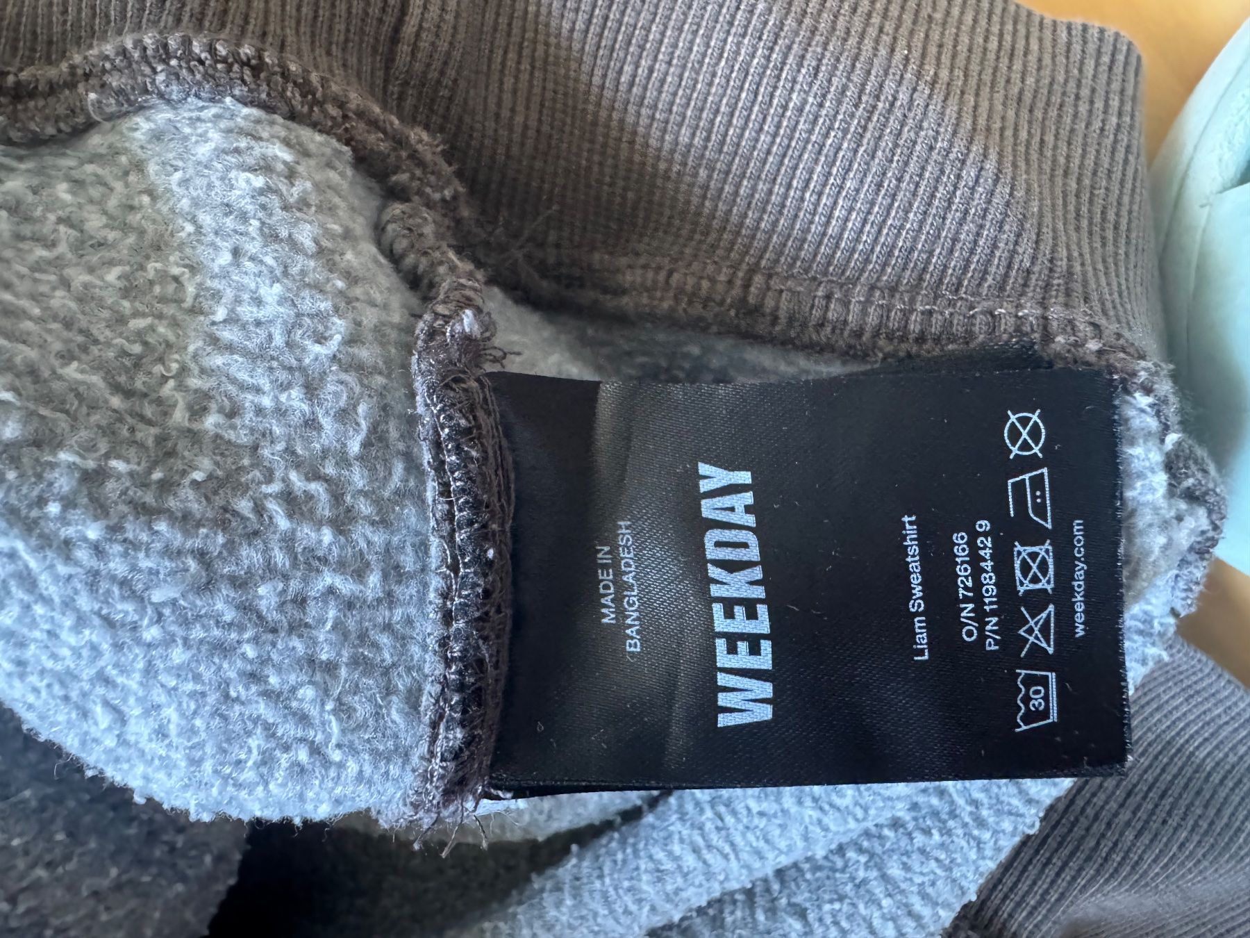 Weekday Lotti di vestiti: Weekday Hoodies | Gr. M – Usato da Biel-Benken BL venduto da tsb_collector 3