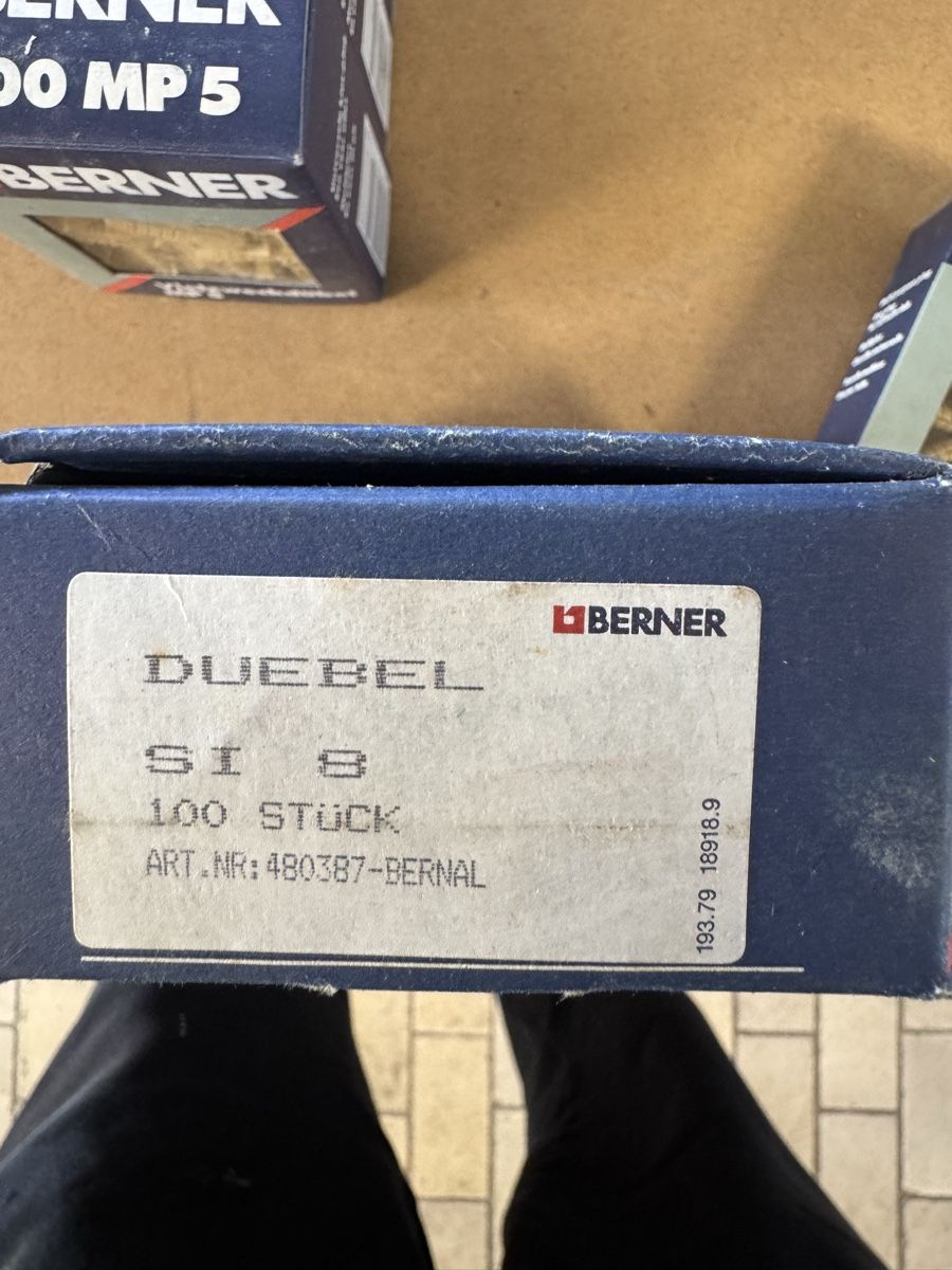 Tous les outils: Berner Dübel  – Neuf (Voir description) à Bärau par Luschwa 2