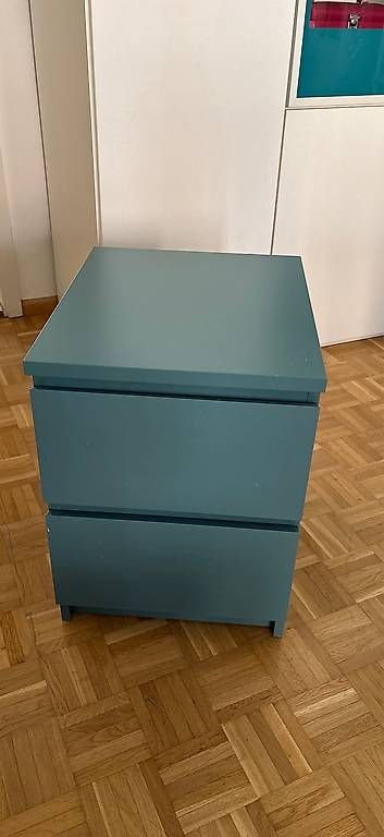 Ikea Comodini: MALM Ikea Nachttisch Blau – Usato da Basel venduto da Jimdrix