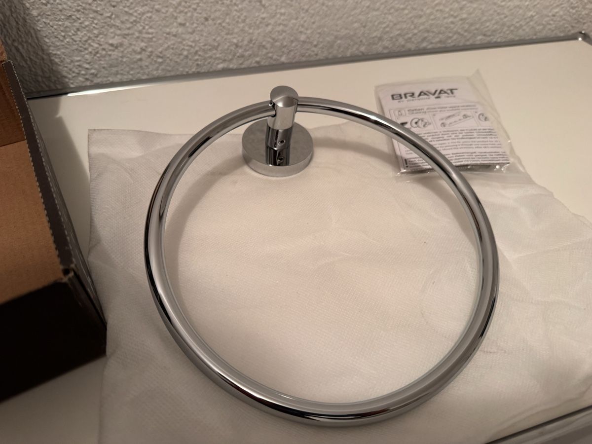 Portasciugamani: Bravat Varuna Handtuchhalter, Chrom, neu  – Nuovo e nell'imballaggio originale da Wilderswil venduto da Renaissance1