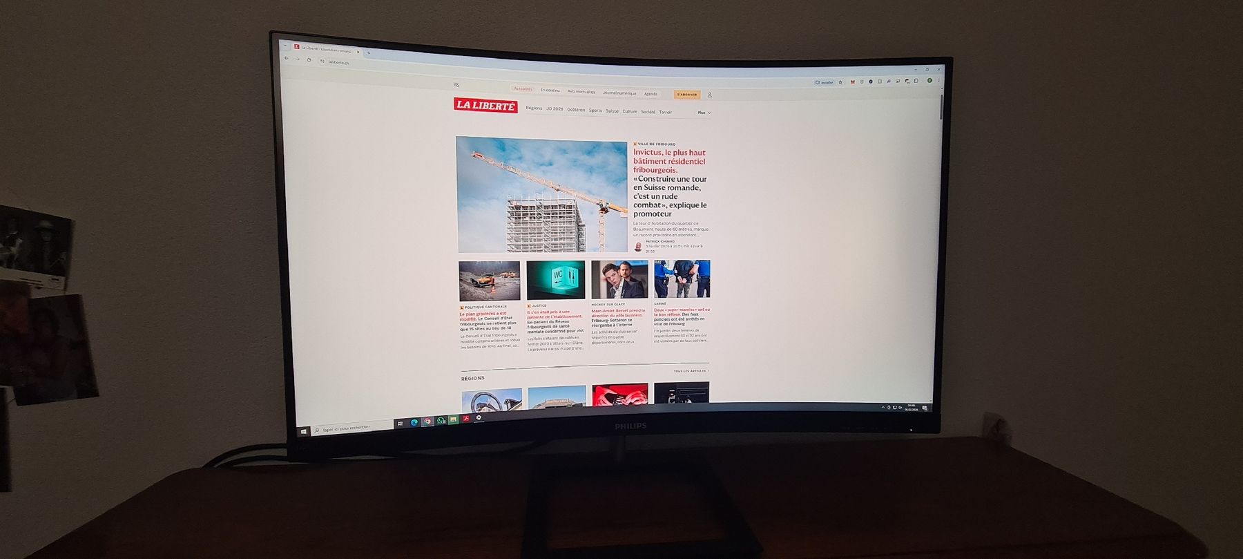 Philips Monitor: Écran Incurvé Philips 32 Pouces – Usato da Farvagny-le-Petit venduto da dru_w5b6 2