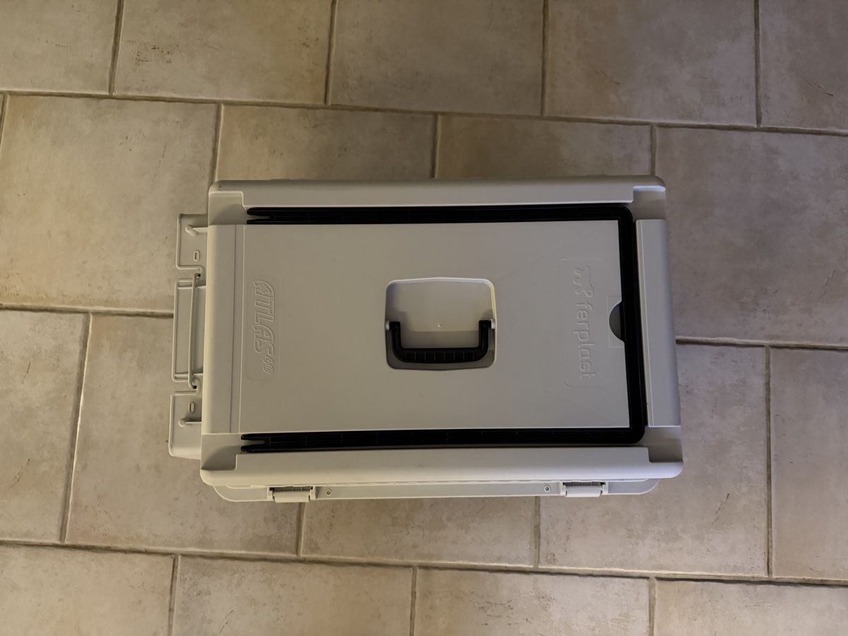 Ferplast Gabbie, trasporto & Sicurezza: Transportbox Hund Katze sauber klein mittel – Nuovo (secondo la descrizione) da Dänikon ZH venduto da RAFIMIKI 1