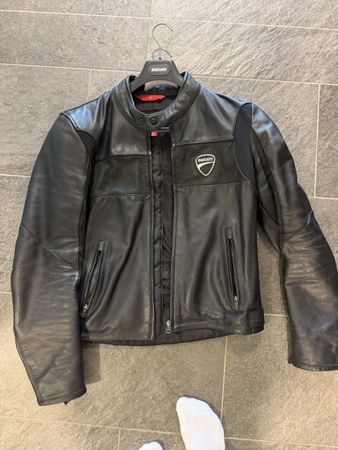 Ducati Lederjacke Herren schwarz Grösse L neuwertig