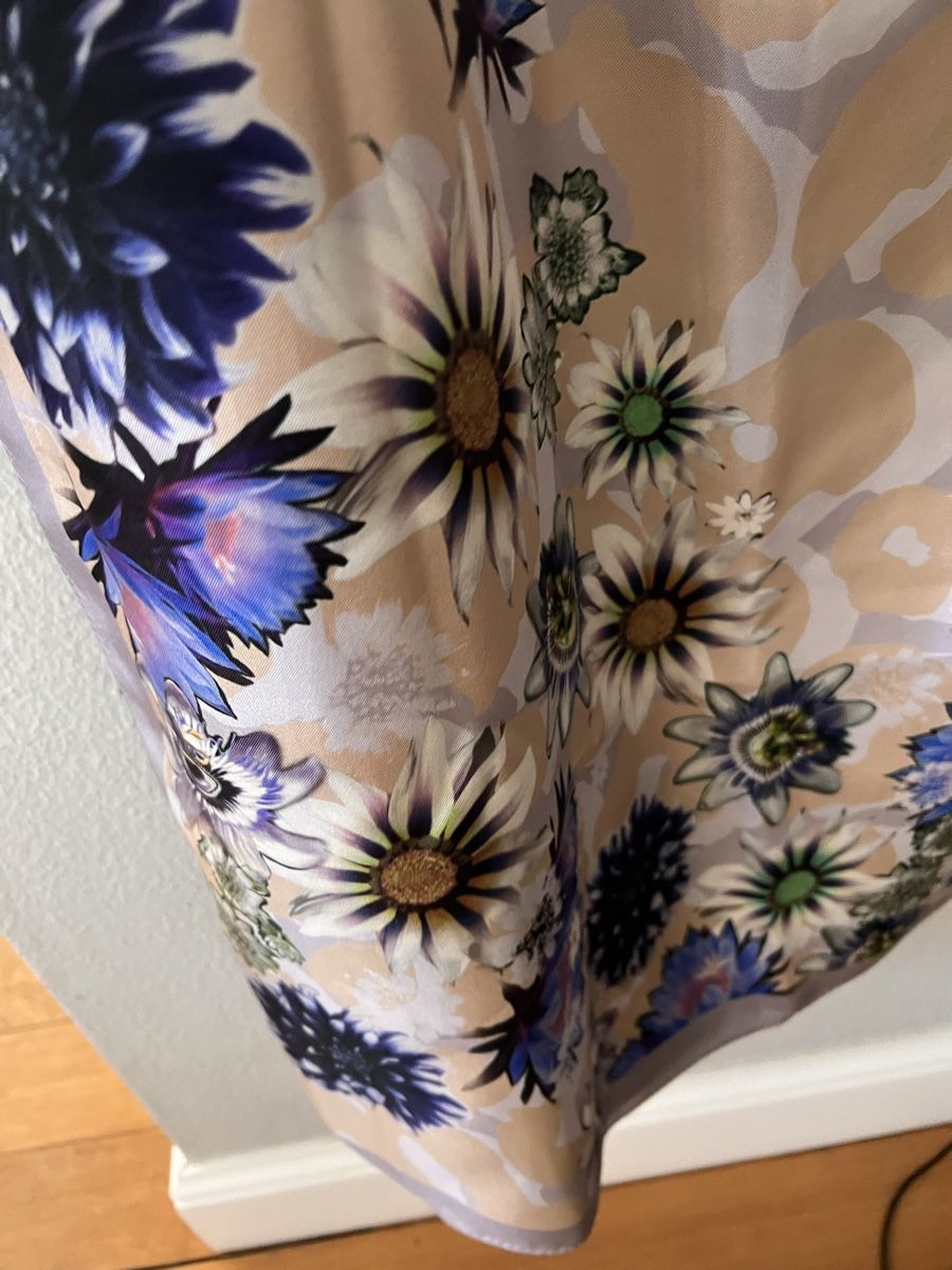 Marc Cain Foulards, Tücher & Schals: Seidenfoulard Marc Cain Blumenprint  – Gebraucht aus Solothurn von Brini06 1