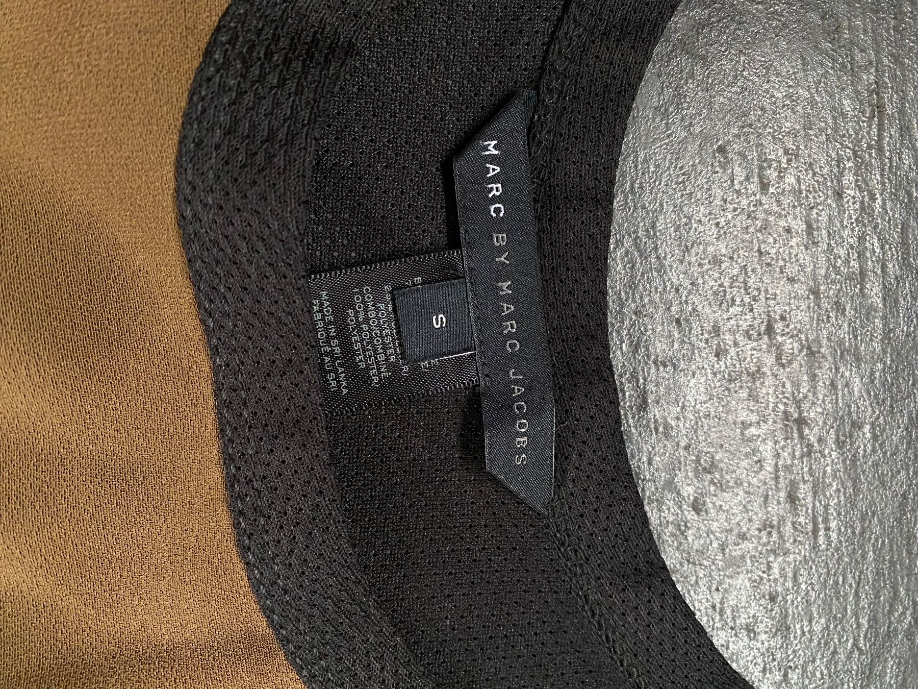 Marc Jacobs Tops: Top olive- schwarz NEU small Marc by Marc Jacobs – Neu (gemäss Beschreibung) aus Chur von simhofstr 1