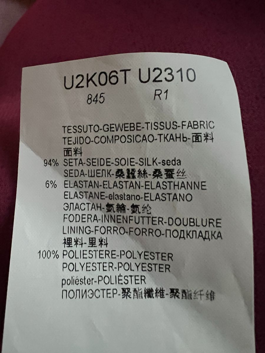 Armani Top: Top Armani – Nuovo (secondo la descrizione) da Le Mont-Pèlerin venduto da Saritsa73 3