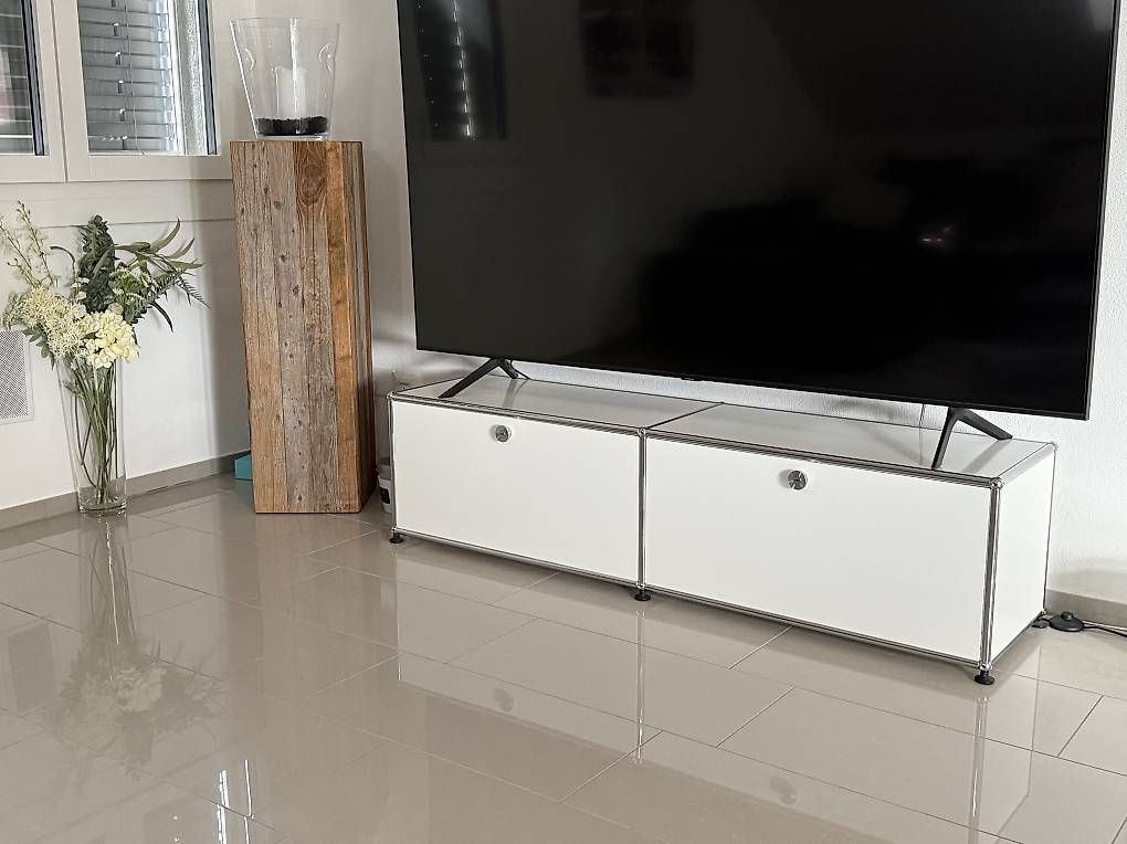 Mobili TV: USM Haller Lowboard TV Möbel – Usato da Oberlunkhofen venduto da MMX2011 2