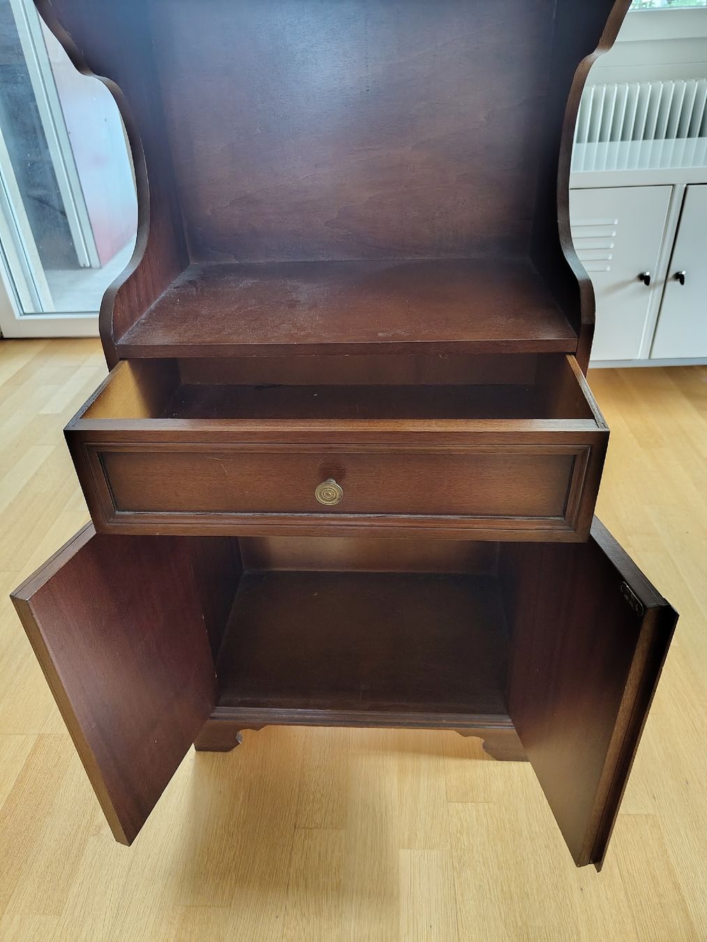 Armadi: Antik designter Holzschrank – Usato da Luzern venduto da dario392 1