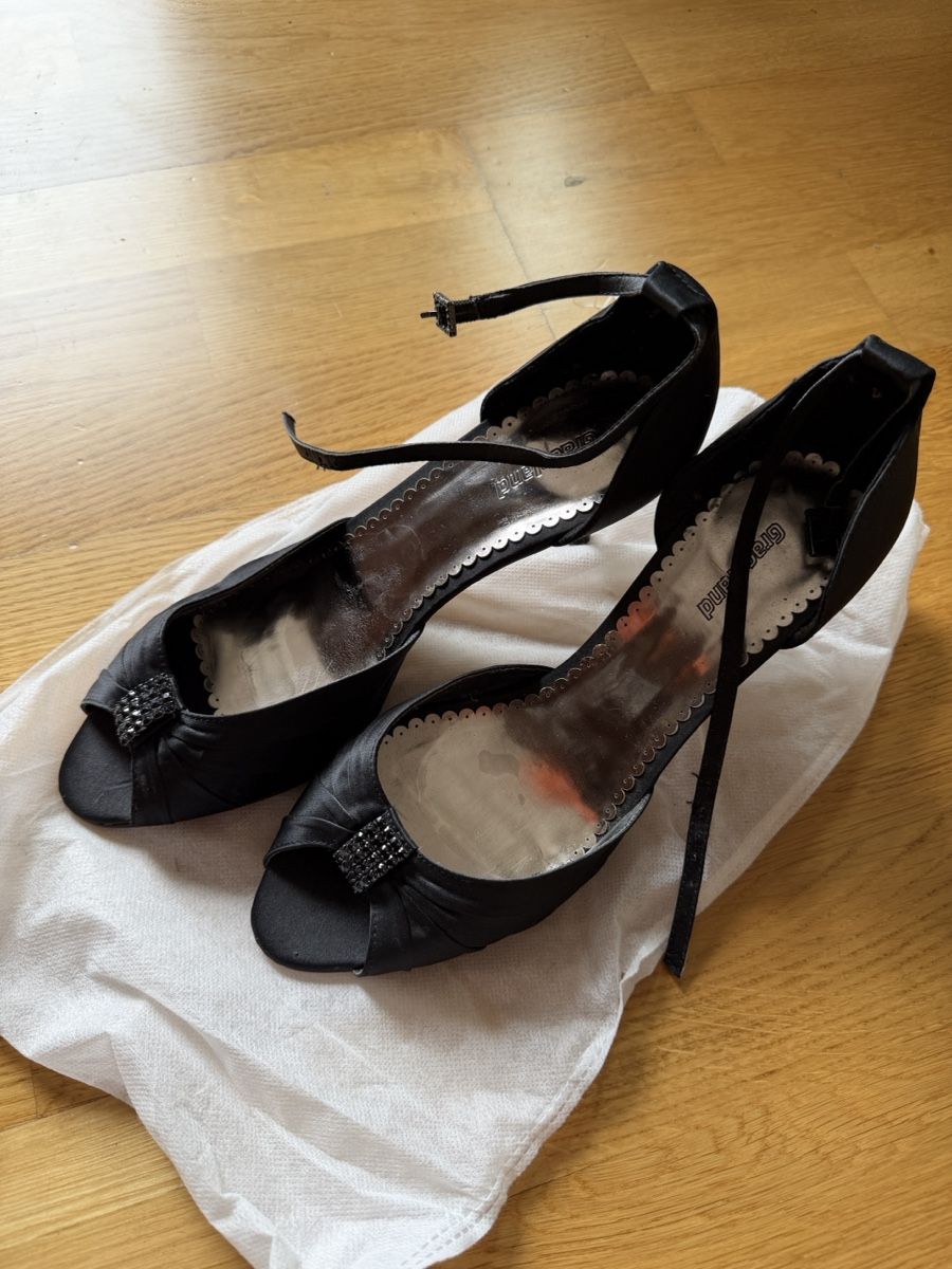 Graceland Scarpe da donna: Graceland Pumps schwarz gebraucht – Usato da Zürich venduto da sal_tr5t