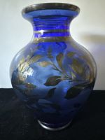 Blaue Vase mit Silberdekor, 18,3 cm hoch, Vintage