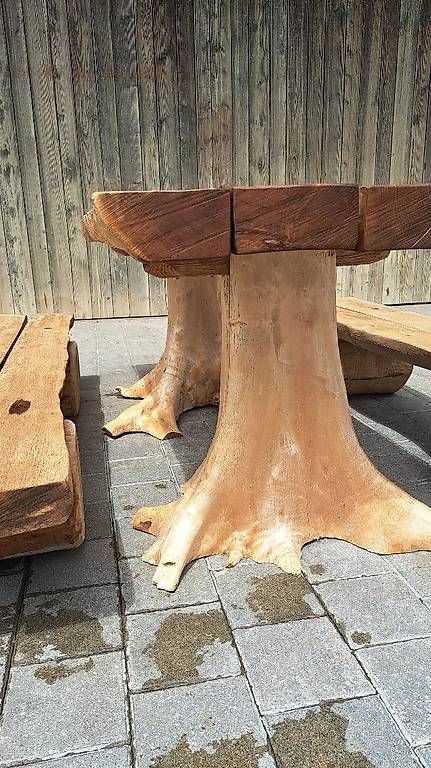 Set di tavolo e panche: Holztisch-Bankgarnitur rustikal – Usato da Häuslenen venduto da Huberforst 1