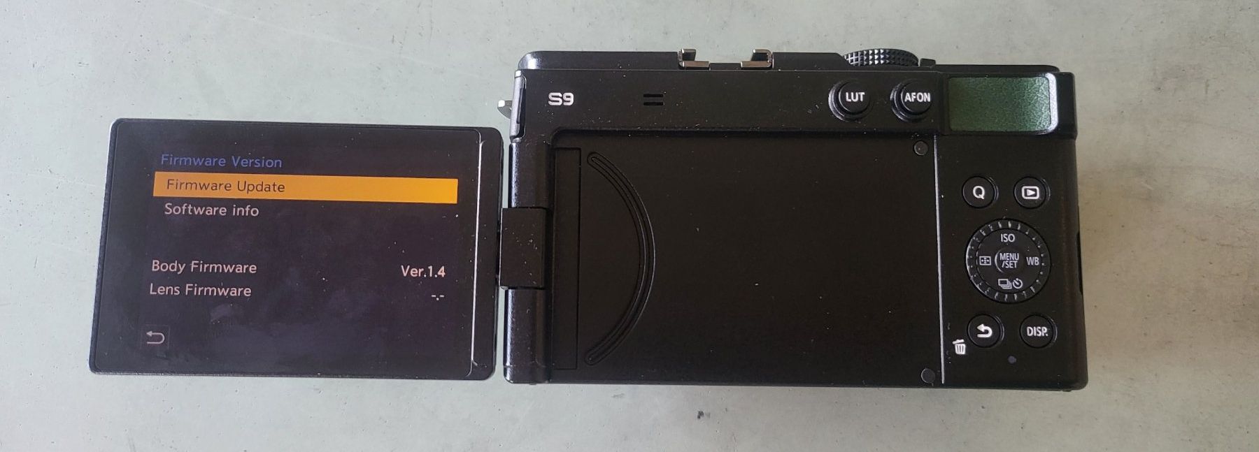 Panasonic Fotocamera: Panasonic Lumix S9, 24.2 MP, Plein Format, Vert camera – Usato da Geneve venduto da T36 2