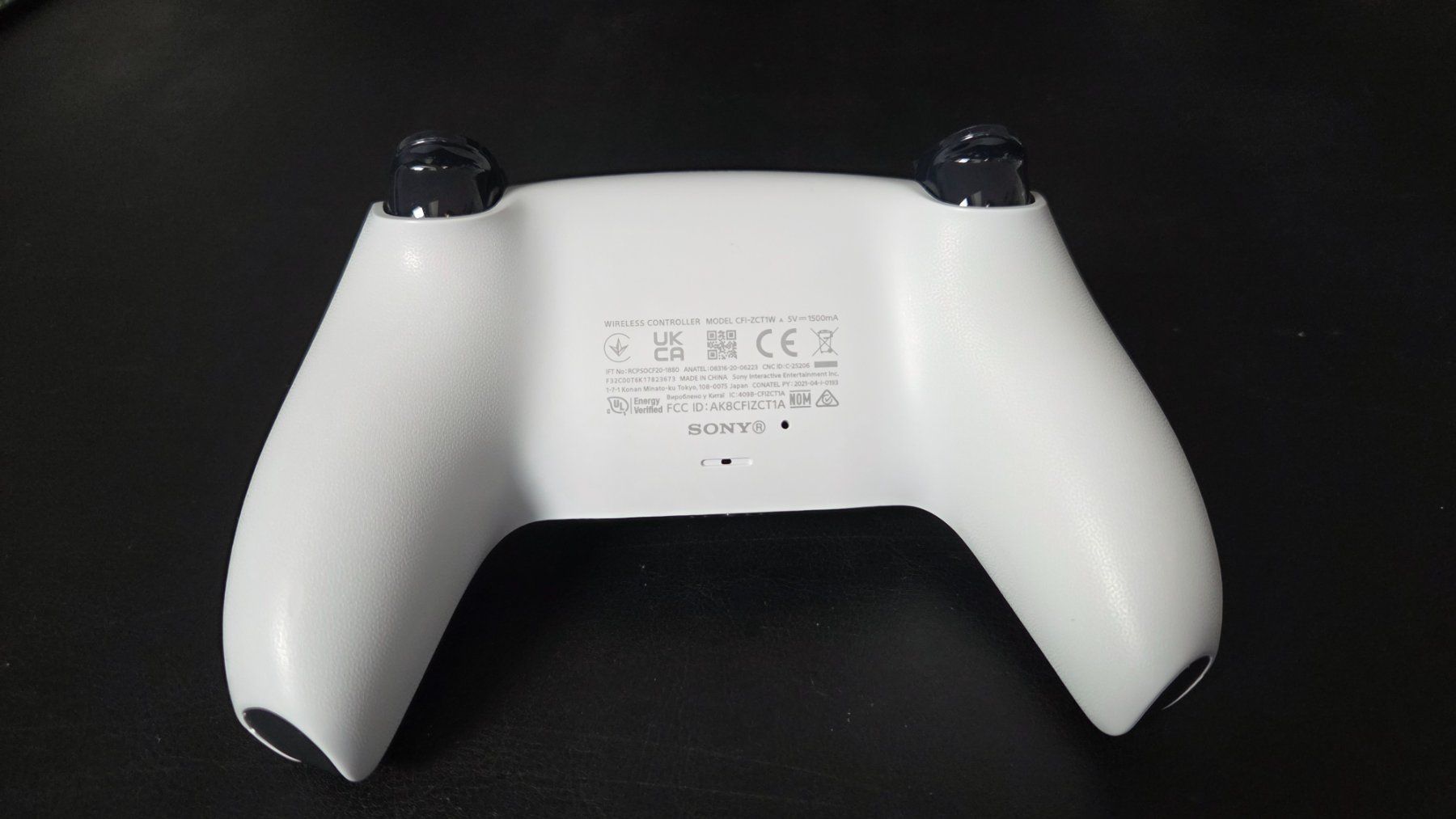 Sony Manettes: Ps5 Controller mit Hall Effect Joystick. Neuste Version. – D'occasion à Suhr par Afterburner84 4