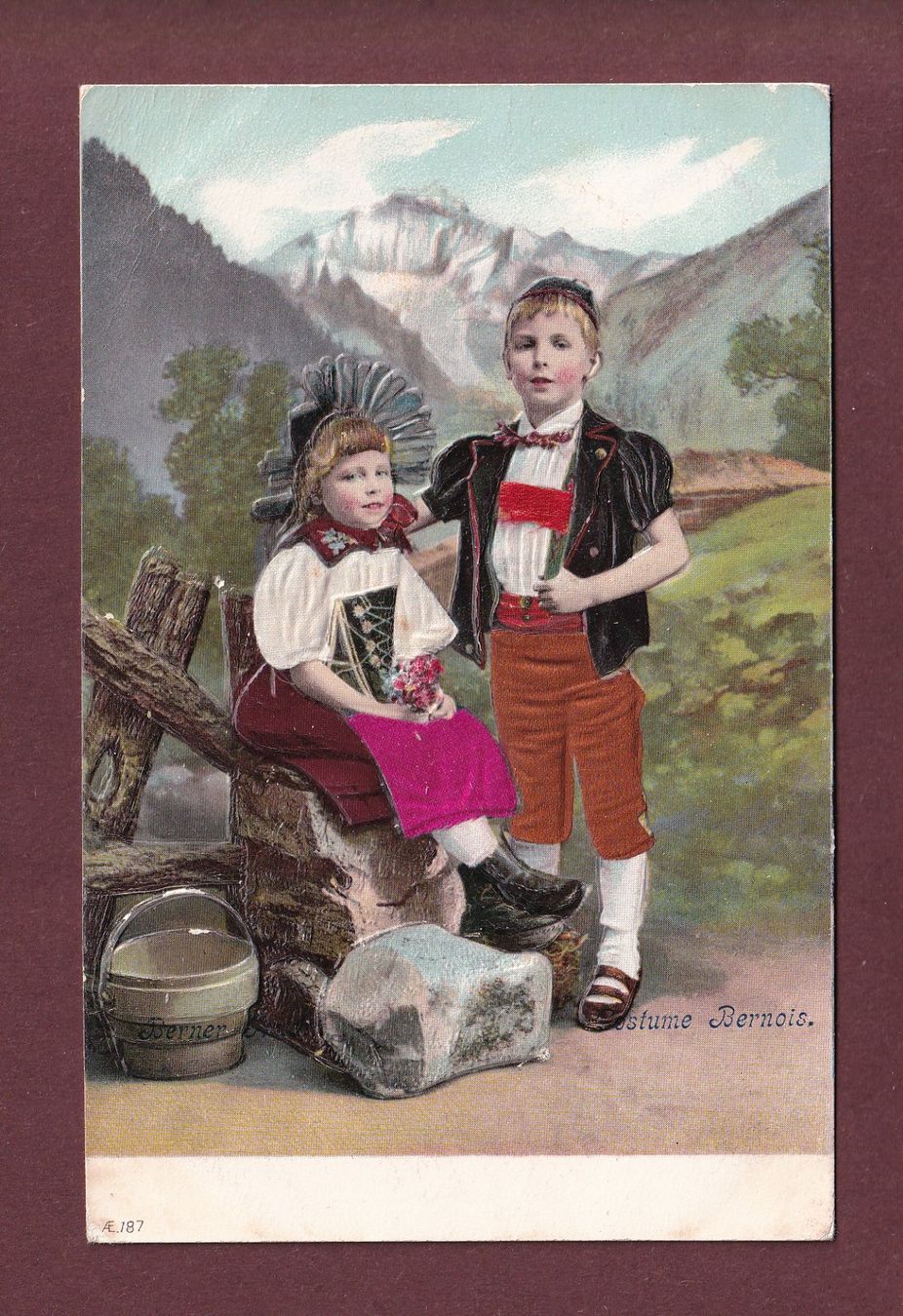 Cartes postales: BERNER TRACHT - Kinder - Präge // Eckbug // – D'occasion à Pully par nicecards