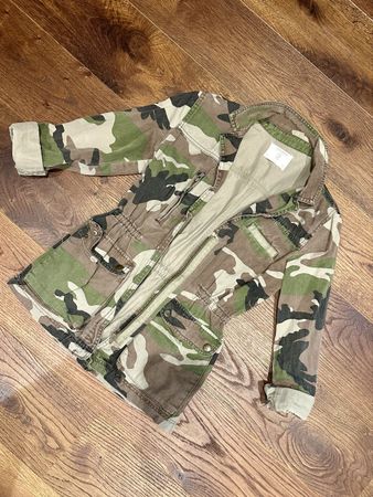 Pull&Bear Übergangsjacke, Khaki Camouflage, Gr. S