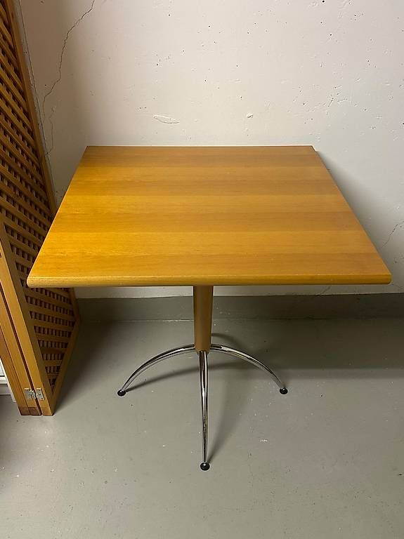 Tables: Tisch 70x70 – D'occasion à Pfäffikon SZ par PDW26