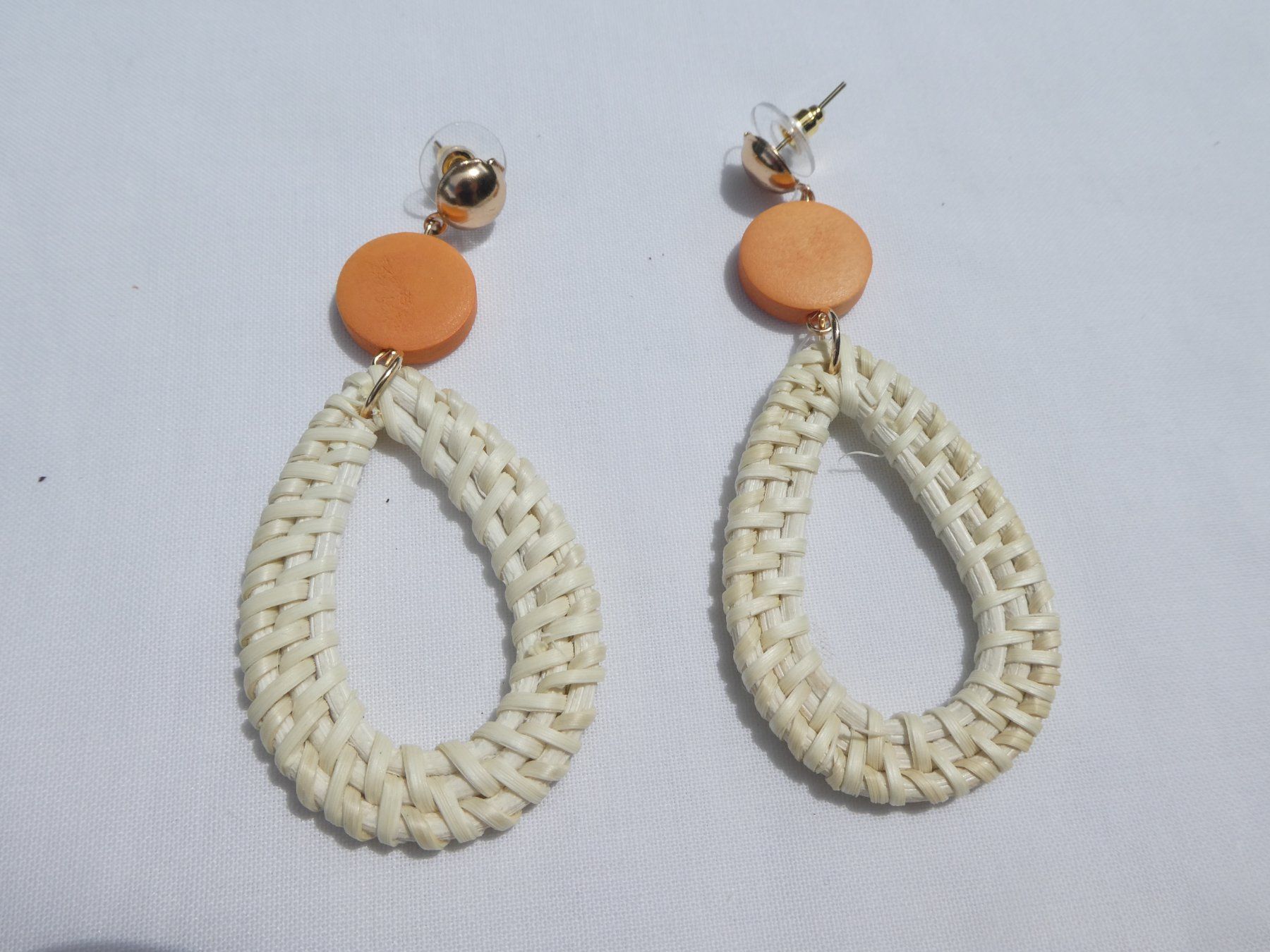 Orecchini pendenti & Orecchini a lobo: Grosse, leichte Rattan-Ohrstecker im Boho Style / NEU – Nuovo (secondo la descrizione) da Gattikon venduto da kaandooh