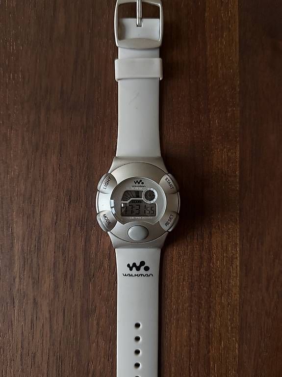 Montres: Sony Walkman - Digital Vintage Uhr – D'occasion à Rheinfelden par YannickRob 1