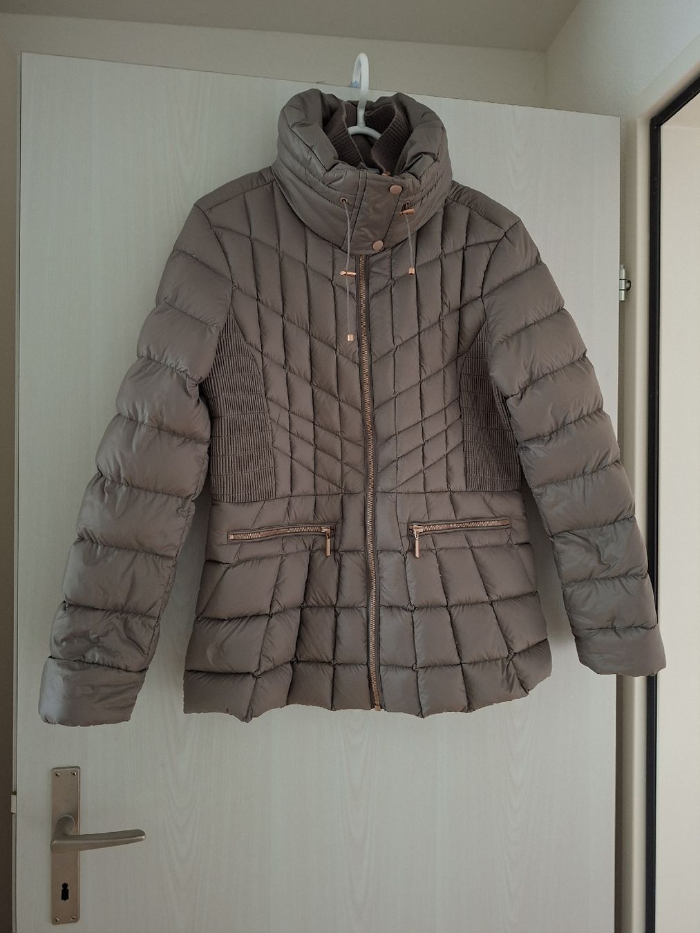 Jacken: Eine schöne, leichte Übergangsjacke – Neu (gemäss Beschreibung) aus Sattel von tul_cq8x