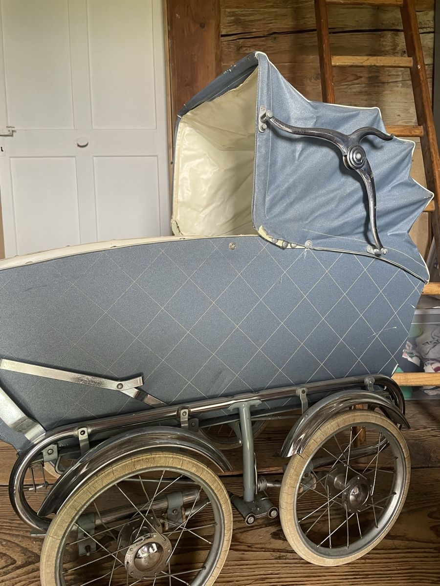 Carrozzine: Kinderwagen/ Stubenwagen antik – Usato da Wangen SZ venduto da flowerfly