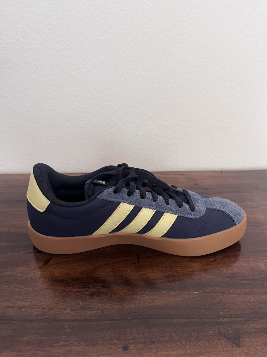 Adidas Herrenschuhe: Neu! Nie getragen: Adidas Sneaker, 40 2/3 – Neu (gemäss Beschreibung) aus Baden von dia_5d9f 1