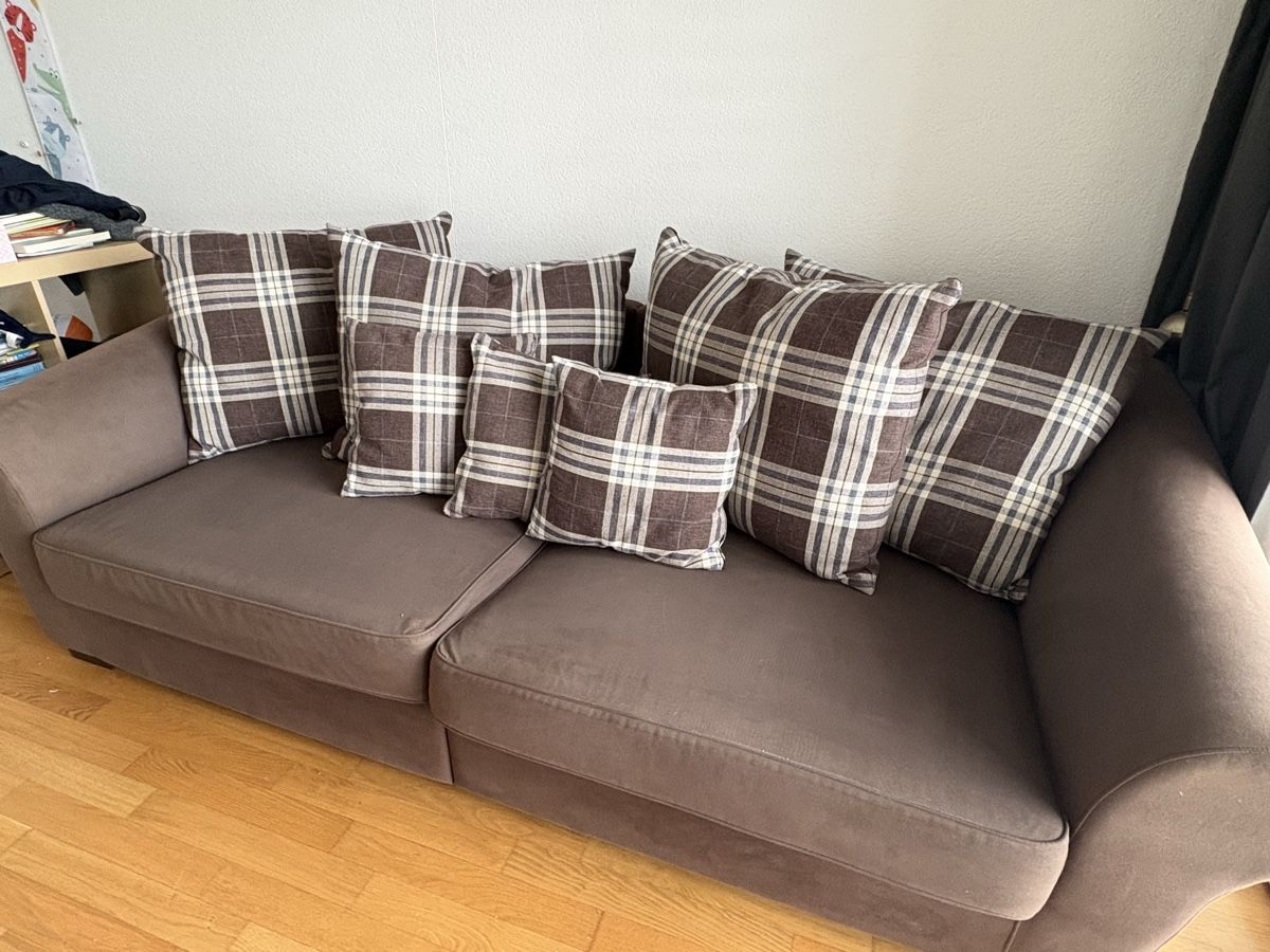 Sofas: Sehr sehr bequemes Sofa – Gebraucht aus Zug von MarinaBicec 2