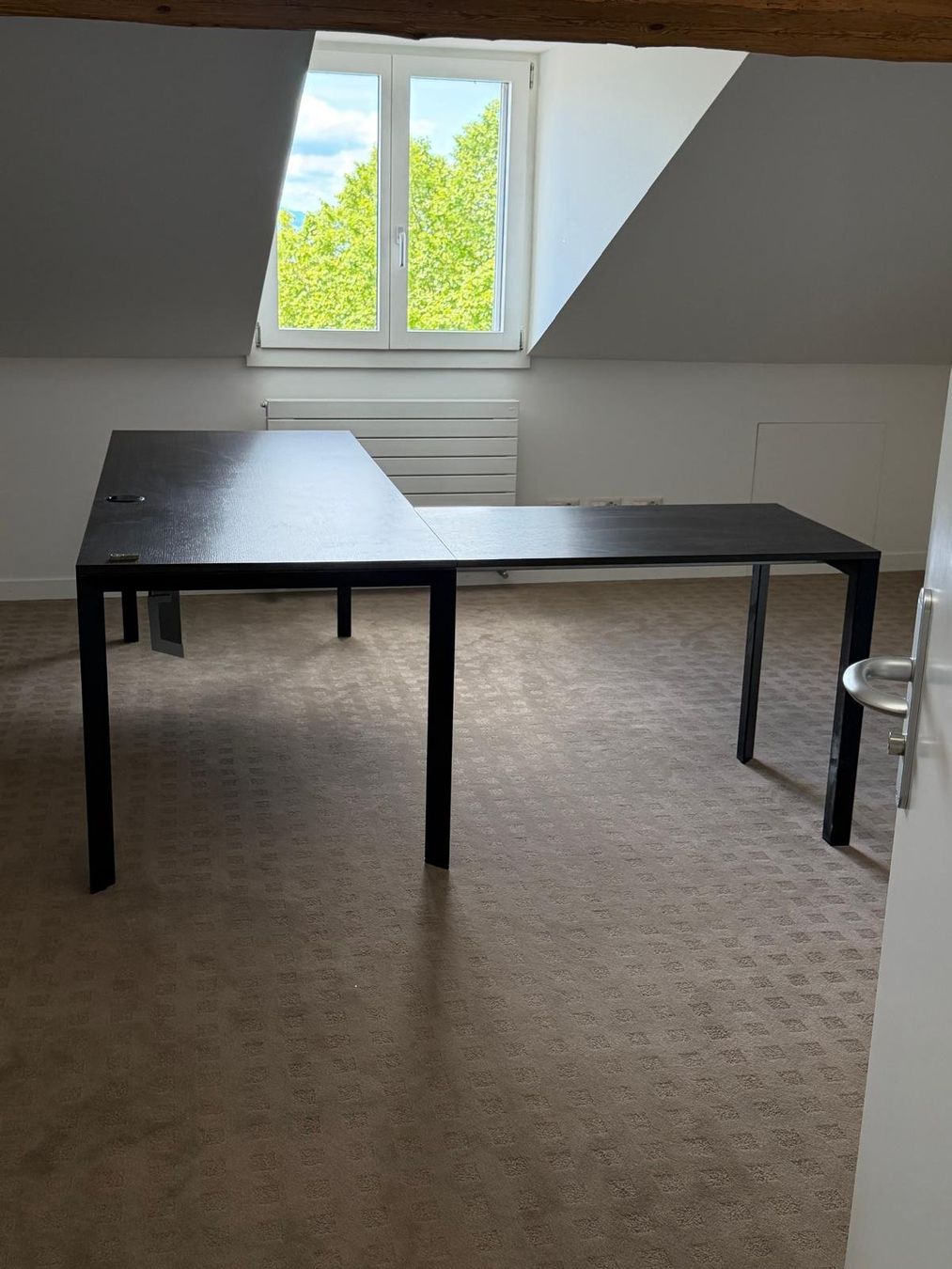 Scrivanie: Bureaux d'entreprise – Usato da Lausanne venduto da zej_8rxk