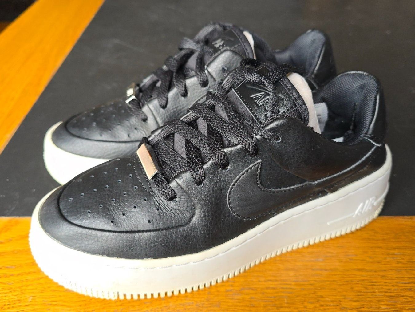 Nike Scarpe da donna: NIKE AIR FORCE gr 36.5 – Usato da Wallisellen venduto da theblacksheep 1