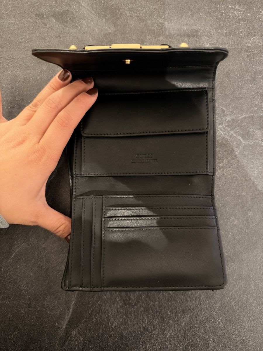 Guess Portamonete: GUESS Portemonnaie – Usato da Buttikon SZ venduto da maticivy 2