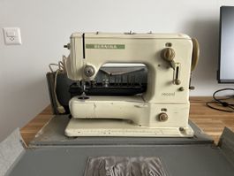 Bernina Nähmaschine aus dem Jahr 1958