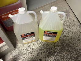 Reinigungsmittel, Fettlöser und Backofenreiniger