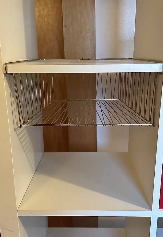 Ikea Scaffali: Expedit Ikea Regal mit verschiedenen Einsätzen – Usato da Müllheim Dorf venduto da ChrischiN 2