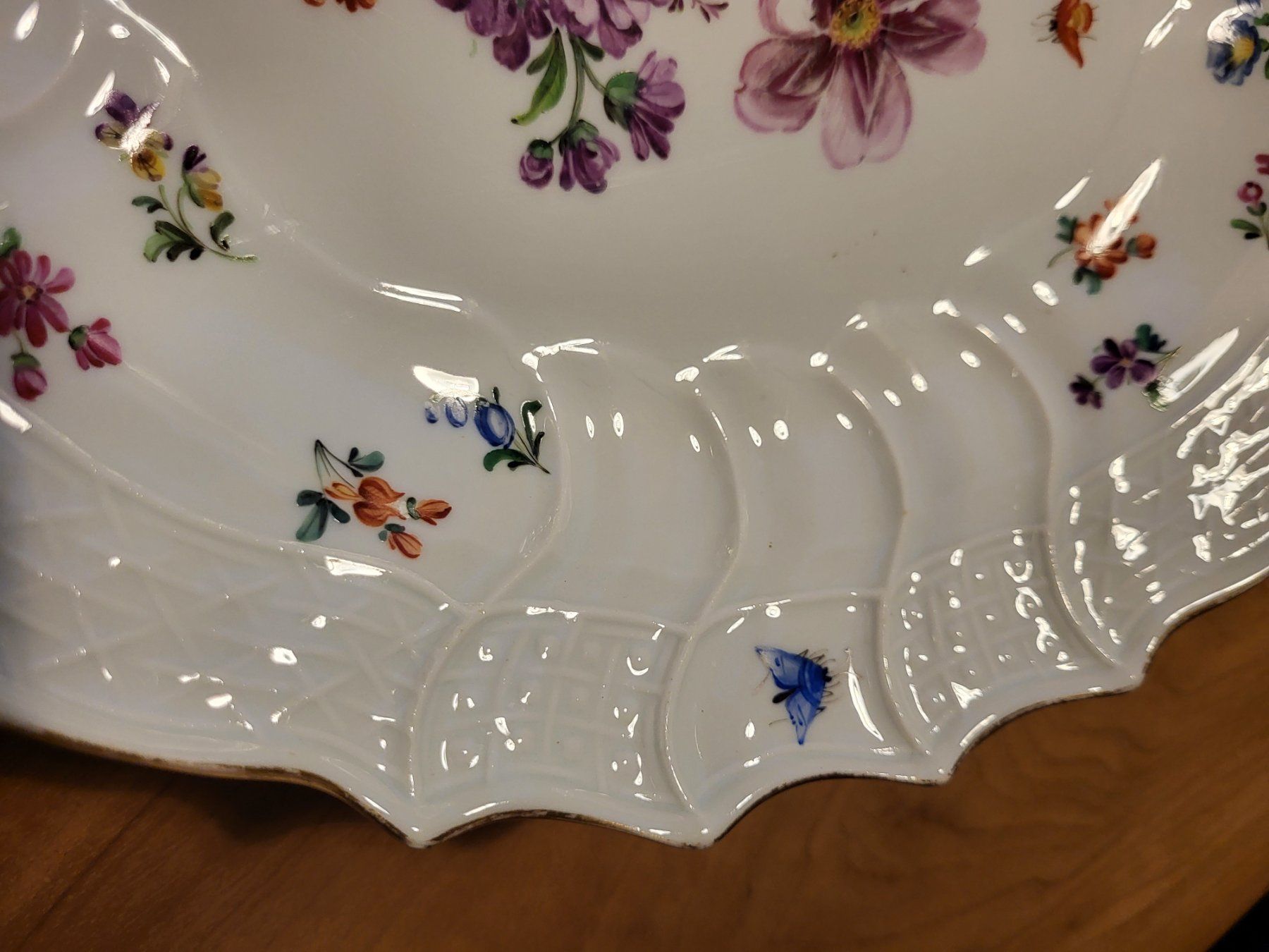 Servierplatten: Grosse Meissen Platte, Brandenstein Relief – Gebraucht aus St. Gallen von nikolausraphael 3
