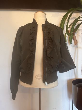 Vero Moda Bomberjacke mit Rüschen Grösse XS Khaki Übergangsj
