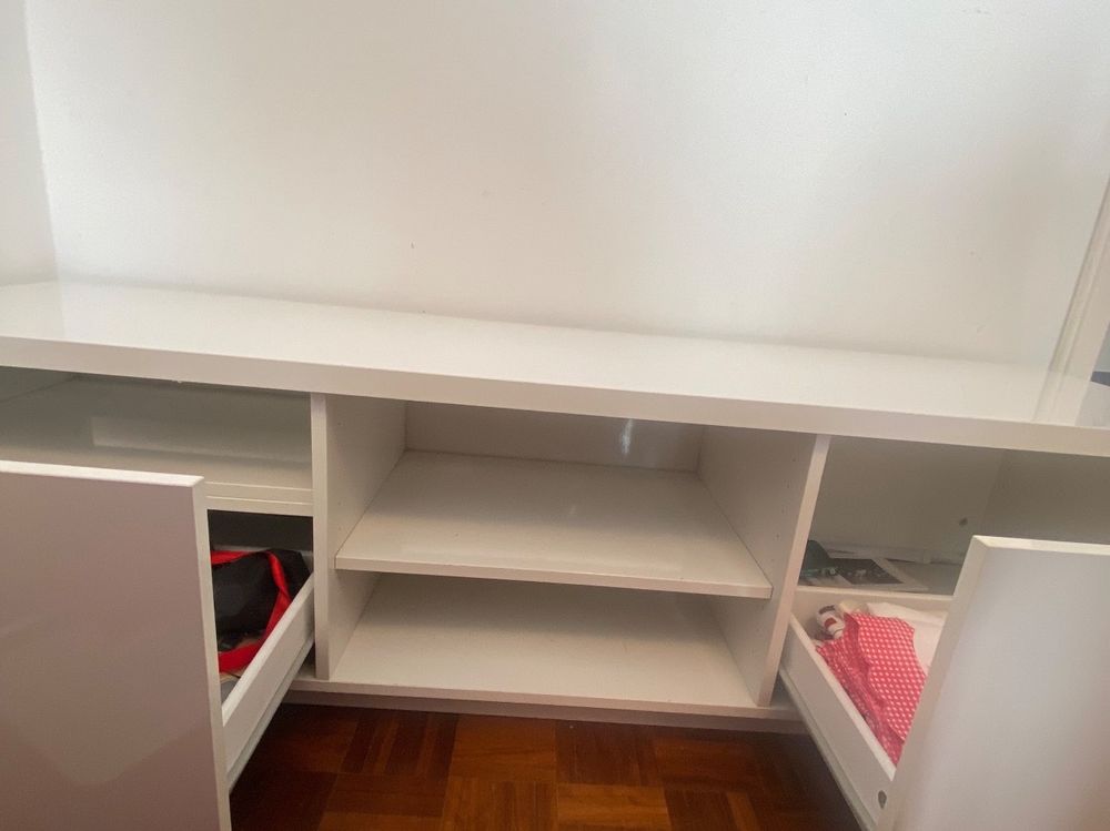 TVBank von Ikea, Hochglanz weiss, in gutem Zustand Kaufen auf Ricardo