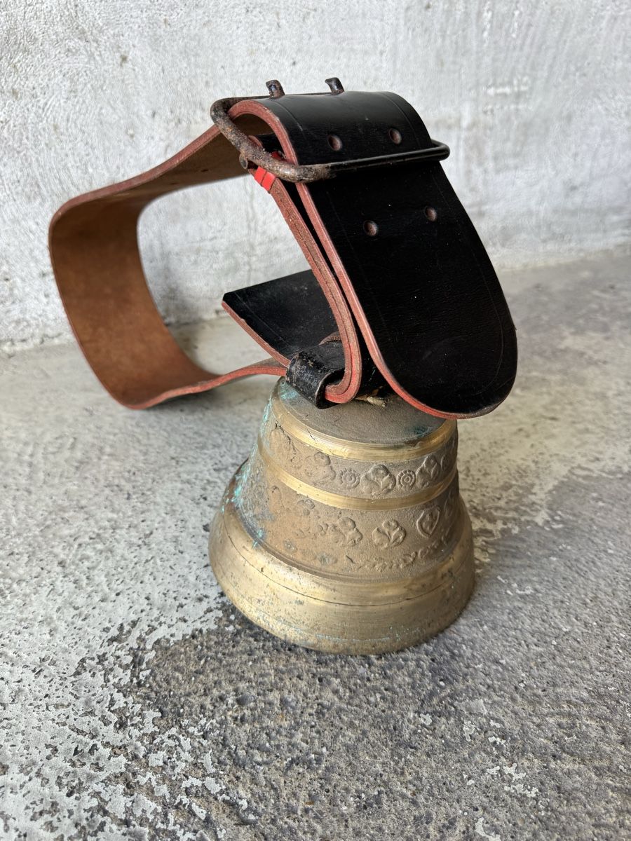 Campanacci mucche: Glocke mit Lederriemen antik Messing  – Usato da Frauenfeld venduto da difi67 3