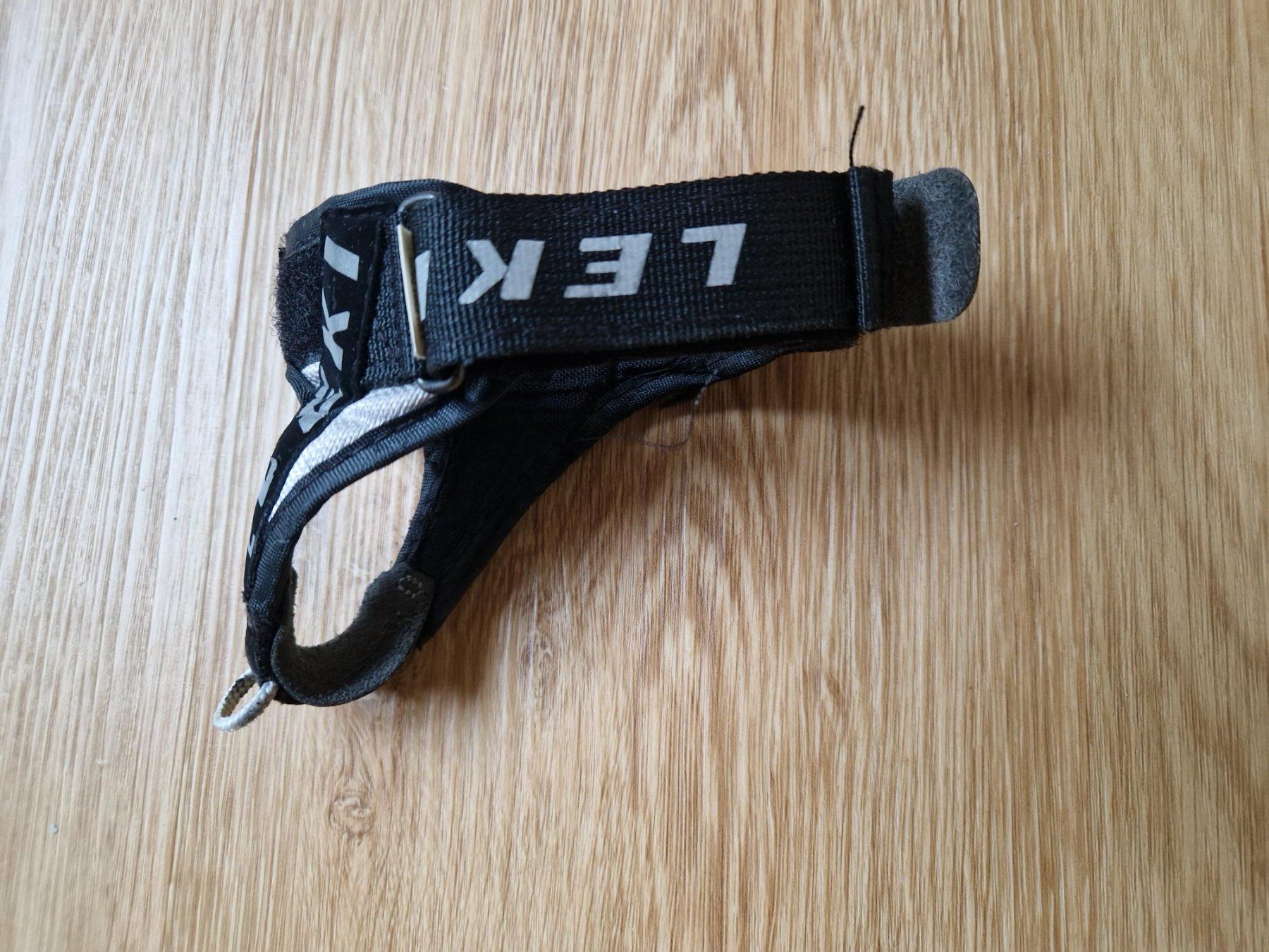 Leki Sci: LEKI Langlaufschlaufe M links – Usato da Zürich venduto da yro_qvz7 1