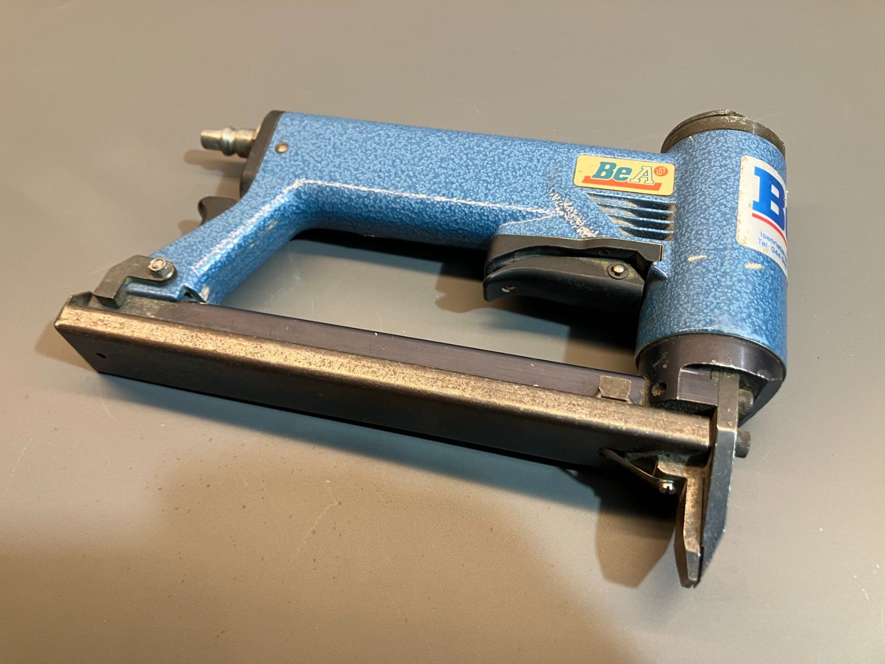 Tutti gli attrezzi: Pneumat Polstertacker Be A - 71er Serie ab 1.- – Usato da Lichtensteig venduto da Buy24International 6