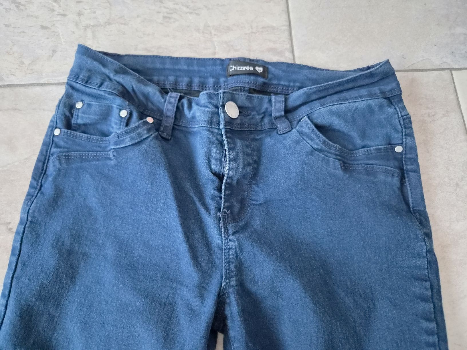 Pantalons: dunkelblaue Caprijeans, Grösse 38, Chicorée  – D'occasion à Niederrohrdorf par Miripfiri 5