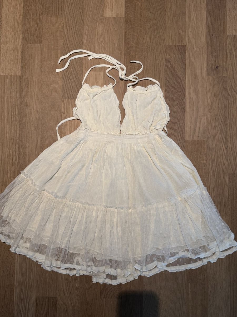 Vestiti: Cute beige dotted lace summer dress – Usato da Spreitenbach venduto da 94l_9shv
