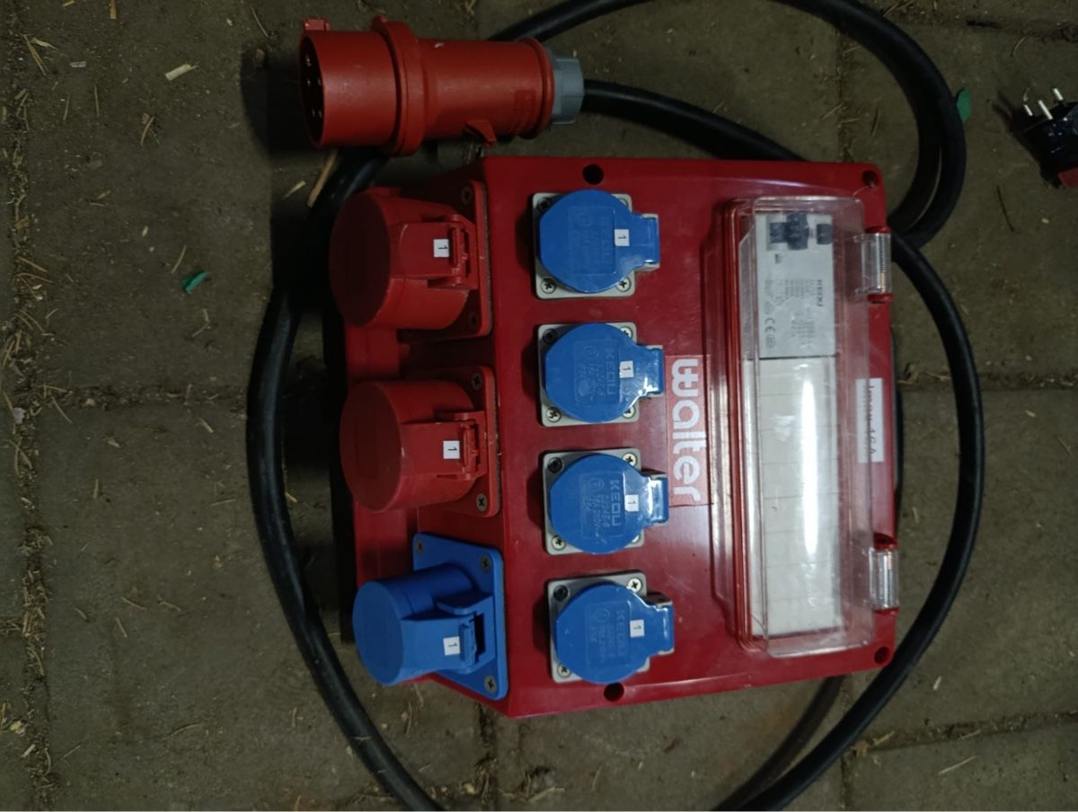 Elektrotechnik: Stromverteiler Walter gute Qualität – Gebraucht aus Biel/Bienne von Husseinsheikho 1