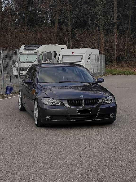 Autos: BMW 320i E90 – D'occasion à St. Erhard par Ali_Gator69 1