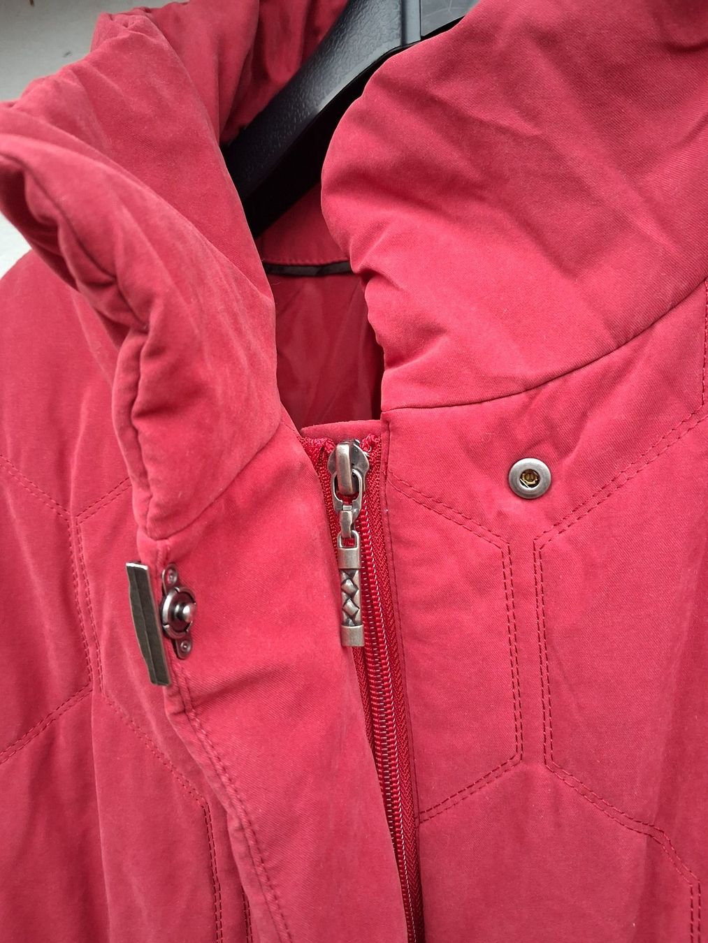 Giacche: Warme Winterjacke neuwertig, Grösse 48 – Nuovo (secondo la descrizione) da Wald ZH venduto da e8e 7