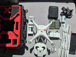 DJI Phantom 4 mit viel Zubehör - 3 Akkus + Hartschalenkoffer