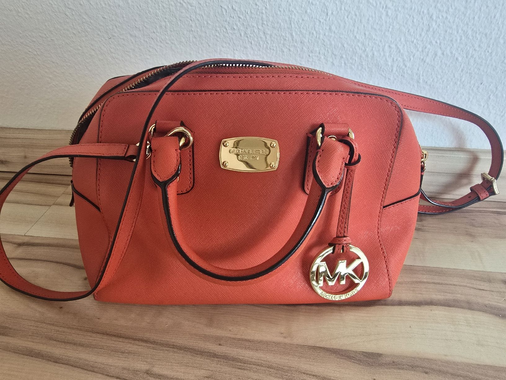 Michael Kors Borse da donna: Michael Kors Handtasche Rot – Usato da Luzern venduto da Maggiday