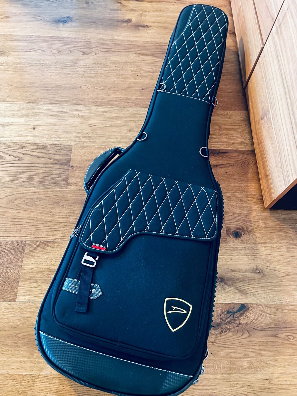 Strumenti musicali: Dingwall D-Roc Standard 5 String (Super Zustand) – Usato da Boswil venduto da HairyCloset 8