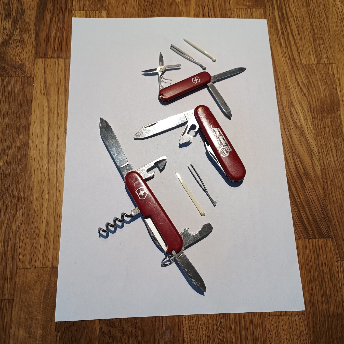 Victorinox Coltelli tascabile: 3 Victorinox Sackmesser, rot, gebraucht – Usato da Worb venduto da aljady