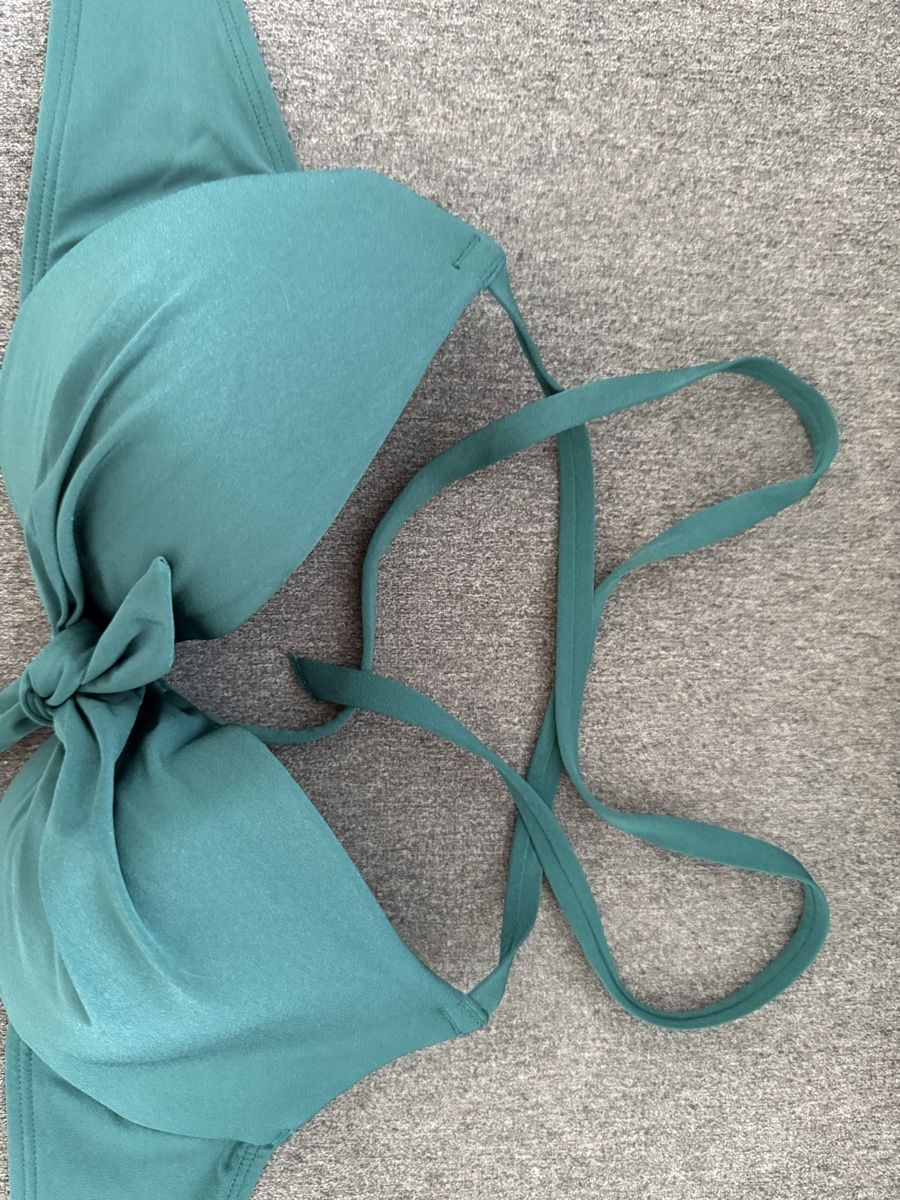 Badekleider & Bikinis: Bikini Oberteil / Gr. 36 Cup B/C – Gebraucht aus Olten von ale_nb2x 4